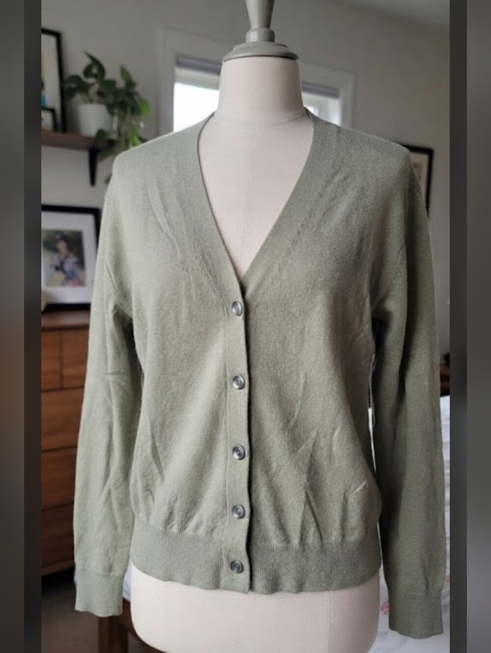Banana Republic Forever Sweater Cardigan Light Sage V-Neck Button Front XS NWT